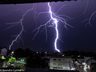 Professor registra imagens impressionantes de relâmpagos em SMO