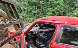 Mulher grávida sofre ferimentos em acidente entre carro e trator em Itapiranga