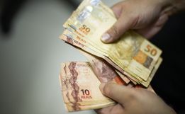 Governo propõe salário mínimo de R$ 1.389 para 2024, sem aumento real
