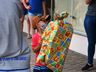 Campanha “Um presente de Natal” reúne crianças para entrega de presentes