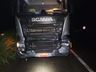 Caminhão colide em árvore caída na SC 163 em Itapiranga