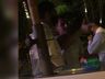 Vídeo mostra manobrista sendo humilhado por empresário em bar