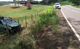 Motorista fica preso ás ferragens após saída de pista na SC 283 em Palmitos