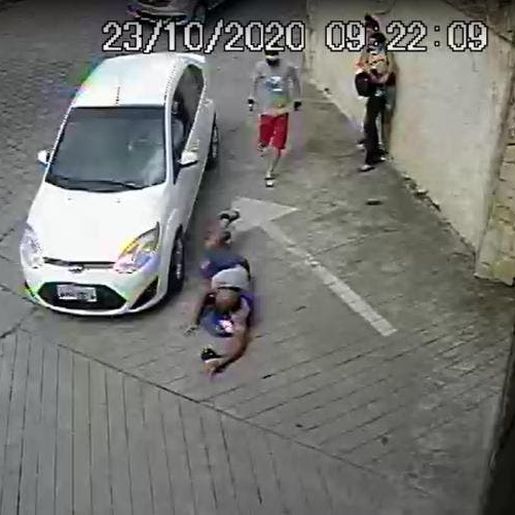 VÍDEO: Ladrão é atropelado, amarrado e agredido após roubo em SC