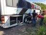 Ônibus pega fogo após possíveis problemas nos freios na BR 163