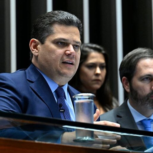 Alcolumbre arquiva PEC da Blindagem horas após rejeição unânime em comissão no Senado