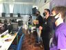 Estudantes adolescentes demonstram carinho e admiração pelo rádio