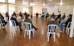 Secretário de Agricultura de Palma Sola apresenta programas aos feirantes
