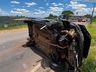 Veículo capota e motorista fica ferida no interior de São Miguel do Oeste