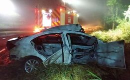 Jovem é ejetado de veículo em acidente na BR-282