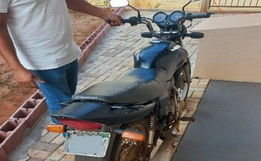 Moto com 14 anos de atraso no licenciamento é aprendida 