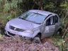 Veículo sai da pista e cai em ribanceira na BR-282 em São Miguel do Oeste