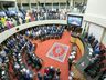 Empresária de São João do Oeste é homenageada com comenda do Legislativo