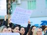 Servidores municipais fazem novo protesto na frente da prefeitura