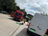 Motorista fica preso às ferragens após colisão entre van e caminhão na BR-163