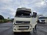 Carreta sem para-brisa e com motorista de capacete é flagrada na BR-163 em Guaraciaba 