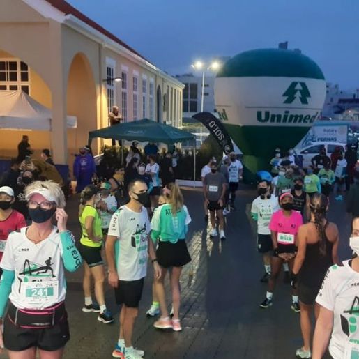 Com largada inovadora, começa primeira maratona da história de Brusque