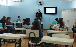 Alunos do colégio Renascer participam de rodas de conversa sobre bullying