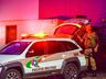 Mulher é presa por agredir e ameaçar filha adolescente com arma de fogo