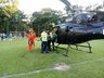 Jovem é resgatado de helicóptero após passar mal durante partida de futebol no Oeste