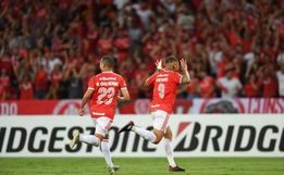 Inter vence Universidad Católica na abertura do Grupo E da Libertadores