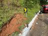 Saída de pista seguida de capotamento deixa uma pessoa ferida na BR 282
