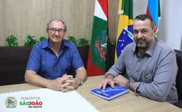 Prefeito de São João do Oeste reassume cargo após férias