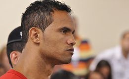 Justiça do Rio concede liberdade condicional ao goleiro Bruno