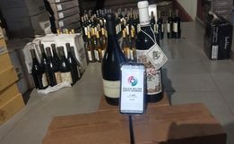Polícia Militar apreende veículo e carga de vinho avaliada em R$ 120 mil