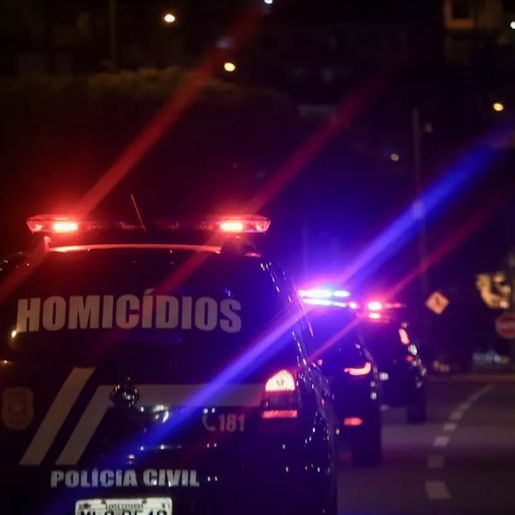 Corpo em cobertor coletado por caminhão do lixo em SC tinha ferimento na cabeça