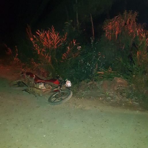 Motociclista sem capacete morre após grave acidente no Oeste
