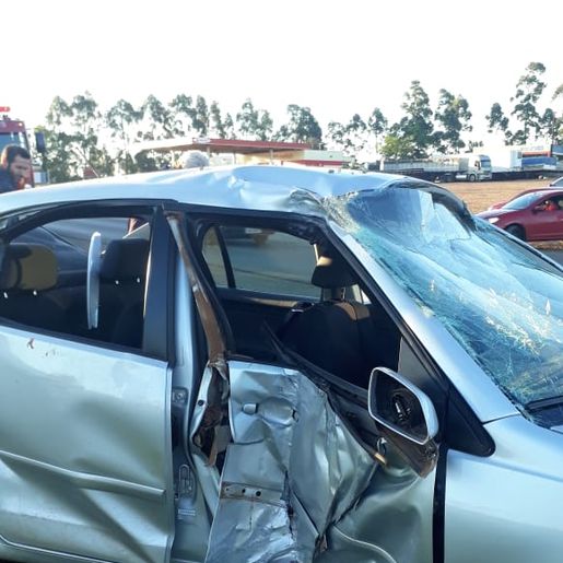 Saída de pista deixa cinco feridos na BR-163