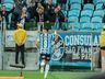 Suárez marca e Grêmio vence América-MG de virada pelo Brasileirão; vídeo
