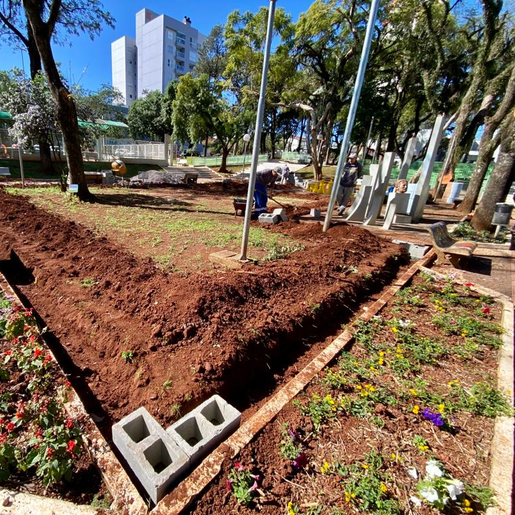 Município inicia obras do novo parque infantil e revitalização da praça central