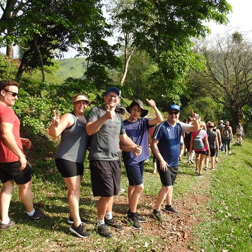 Mais de 400 pessoas participam da 5ª Caminhada da Primavera em SMO