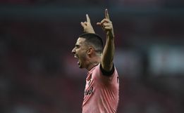 Inter vence no Beira-Rio, aumenta jejum do Vasco e dorme na liderança do Brasileirão