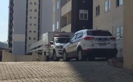Mãe e bebê são encontrados mortos em apartamento