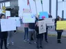 Caso de estupros em escola de SC tem protesto e diretora afastada