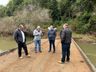 Prefeitos de São José do Cedro e Anchieta buscam solução para ponte interditada