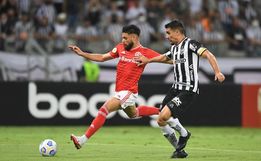 Inter perde para o Atlético-MG e desperdiça chance de ingressar no G-6