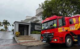 Homem fica gravemente ferido ao ser atingido por porcelanato em SMO 