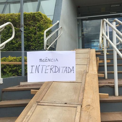 Banco interditado se manifesta através de nota