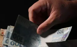 Funcionária fantasma é condenada a devolver R$ 800 mil em SC