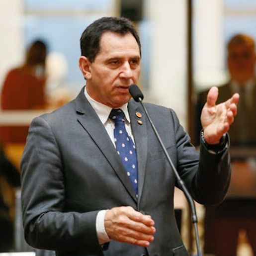 AUDIO: Carro com deputado Coronel Mocellin capota na BR-282 ao desviar de outro veículo 