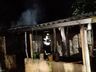 Casa fica destruída por incêndio no interior 