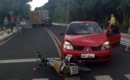 Colisão entre carro e moto deixa pessoa gravemente ferida em Quilombo