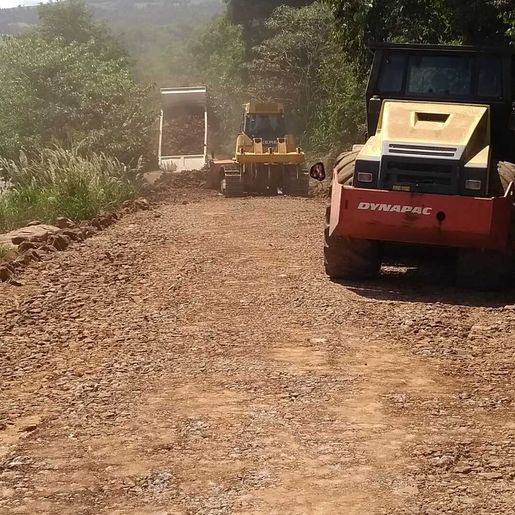 Falta de chuvas prejudica recuperação de estradas em Iporã do oeste