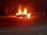 Carro é destruído por incêndio em São José do Cedro