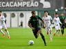 Com Edenílson improvisado no gol, Inter busca empate diante do América-MG
