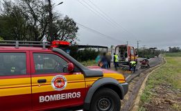 Motociclista fica gravemente ferida em acidente no interior de SMOeste 